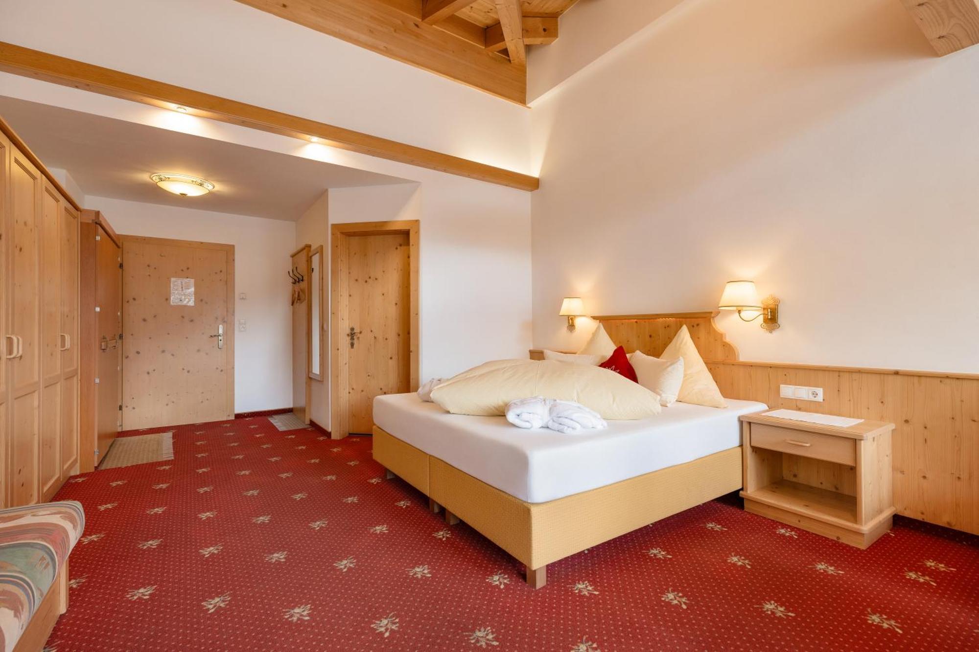 Hotel Pinzger Тукс Екстер'єр фото
