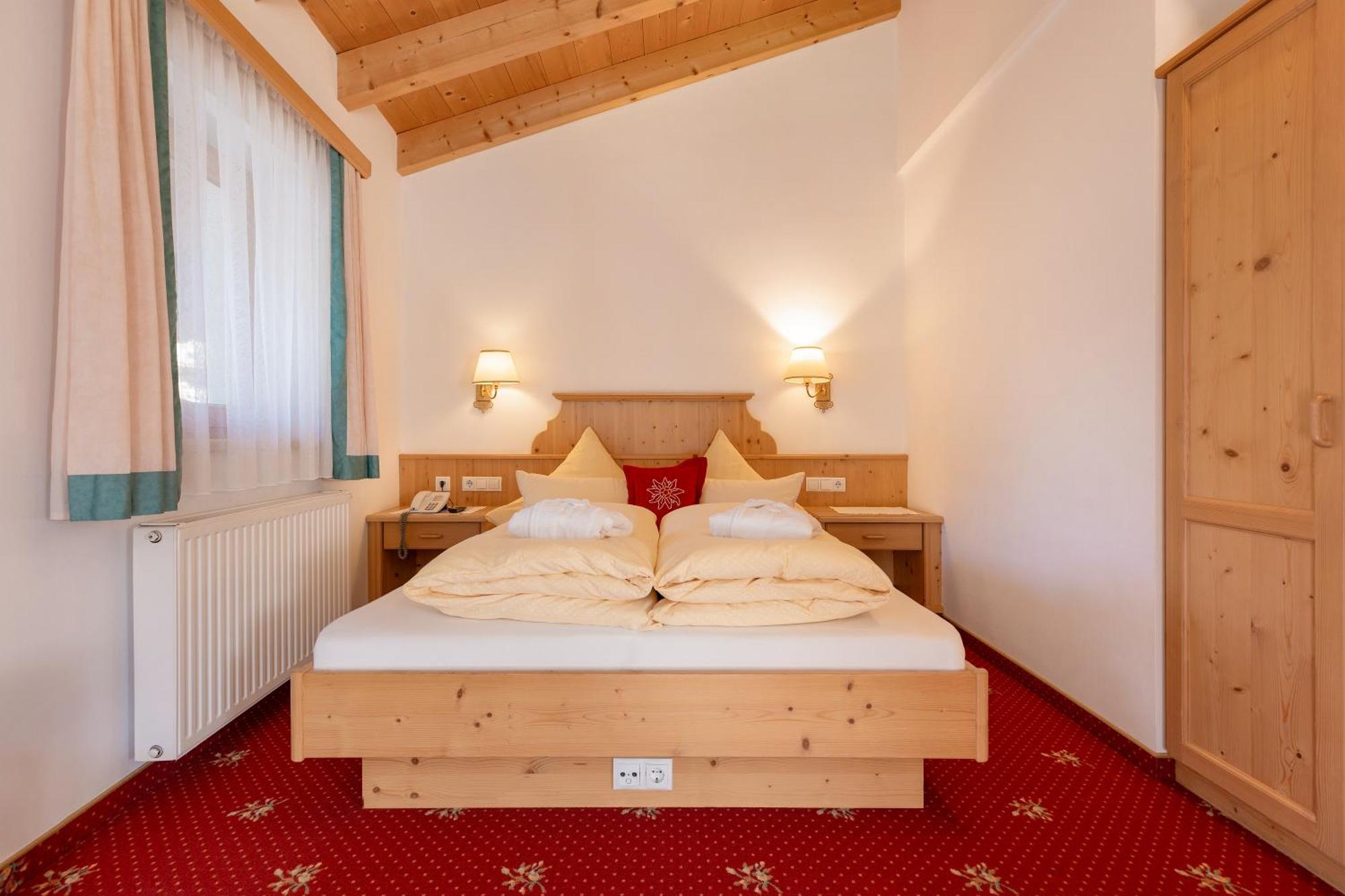 Hotel Pinzger Тукс Екстер'єр фото