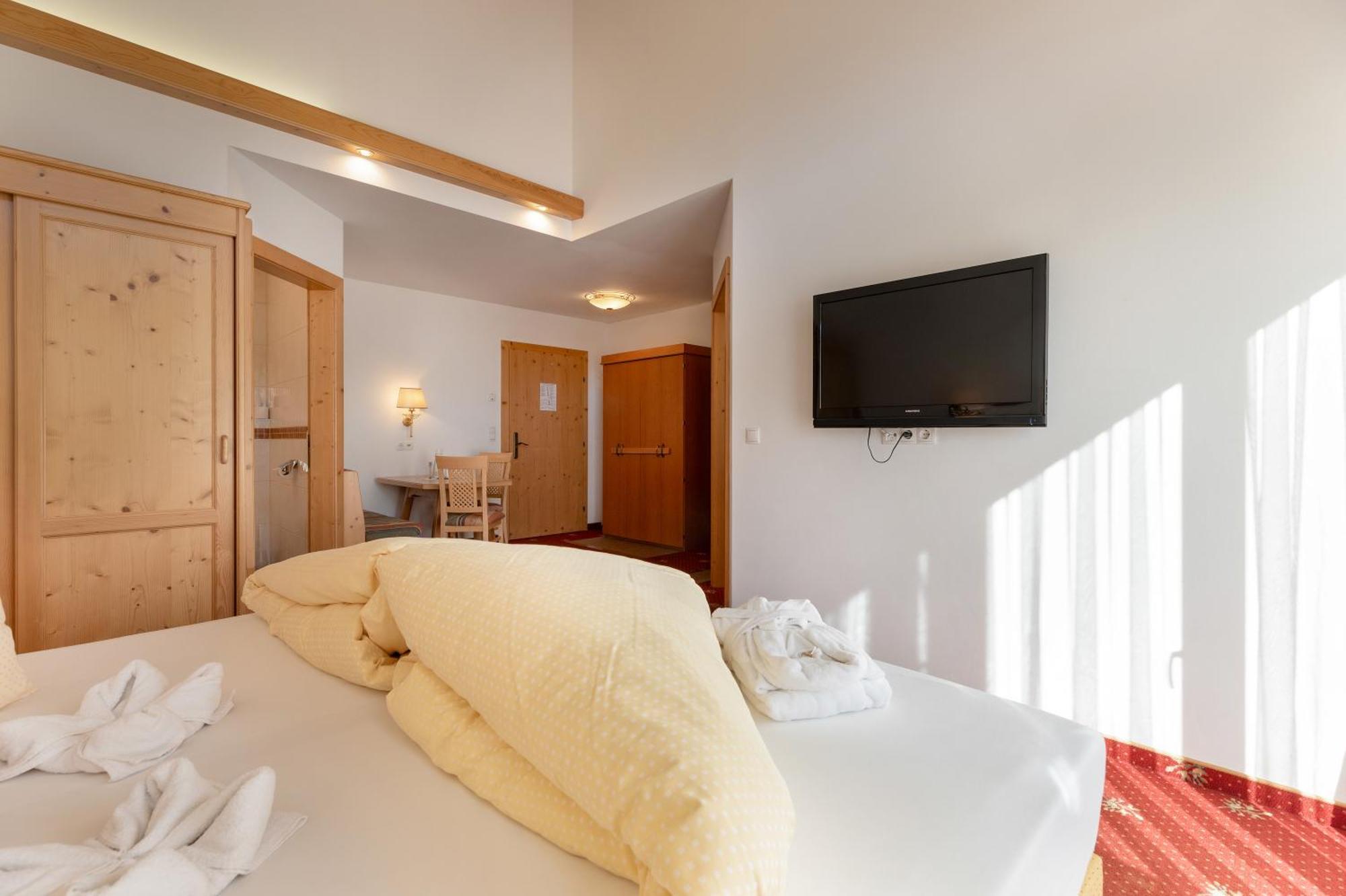 Hotel Pinzger Тукс Екстер'єр фото