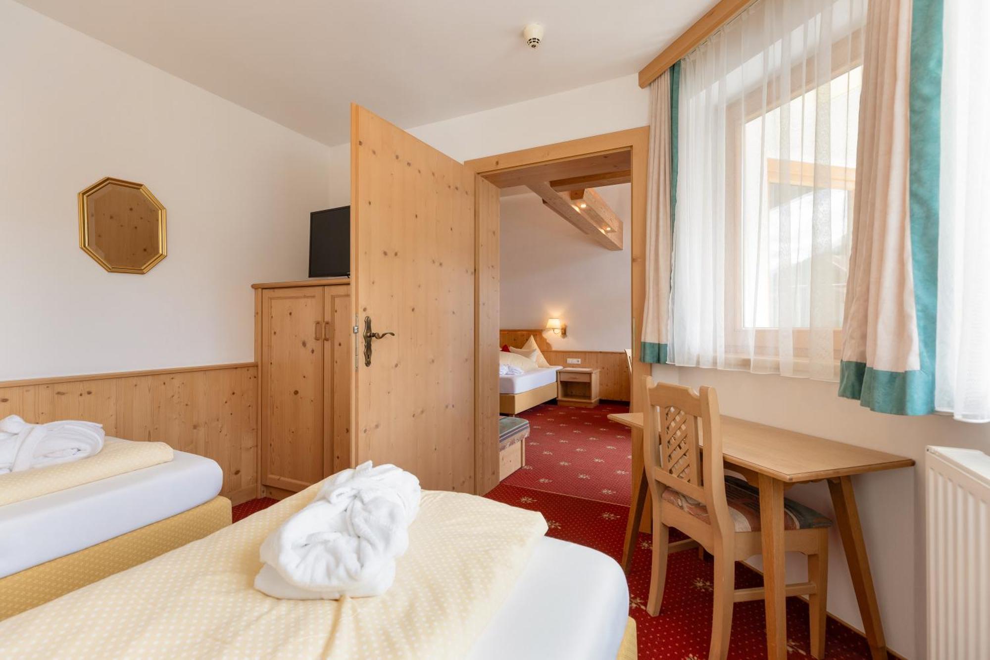 Hotel Pinzger Тукс Екстер'єр фото
