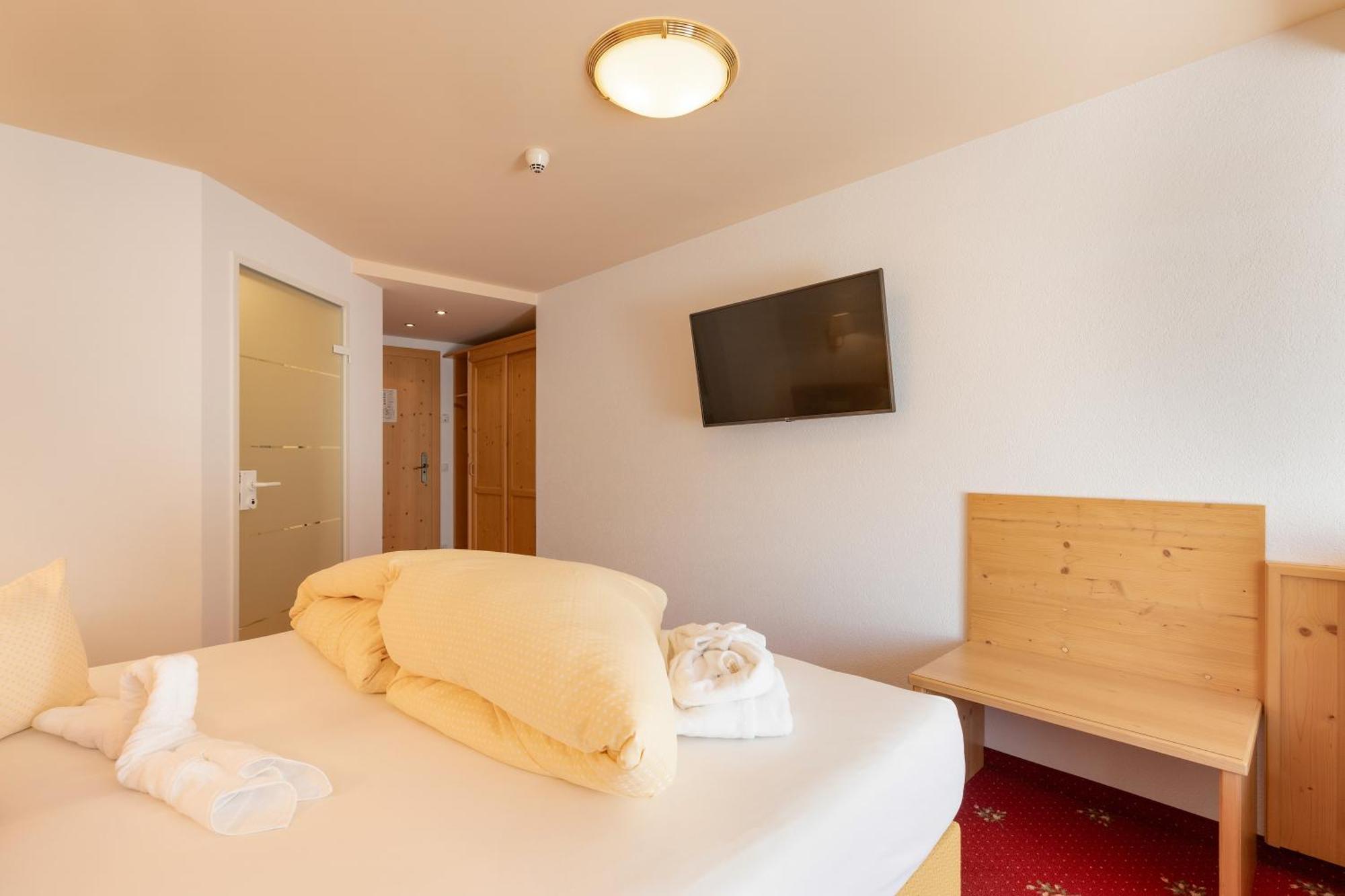 Hotel Pinzger Тукс Екстер'єр фото