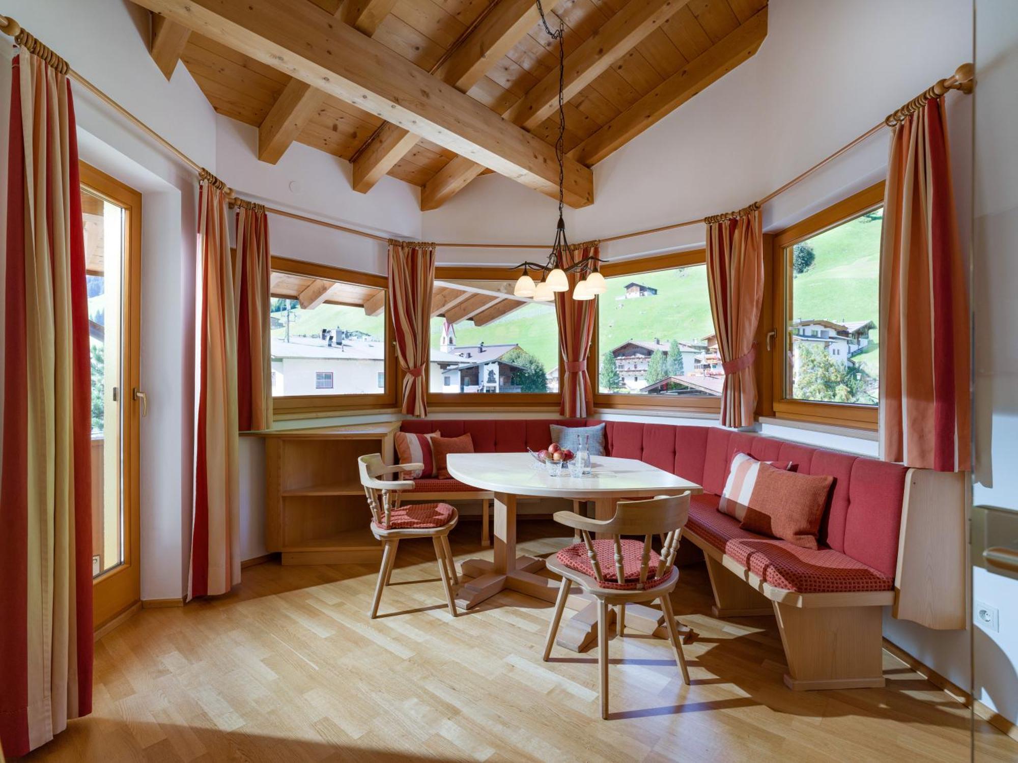 Hotel Pinzger Тукс Екстер'єр фото